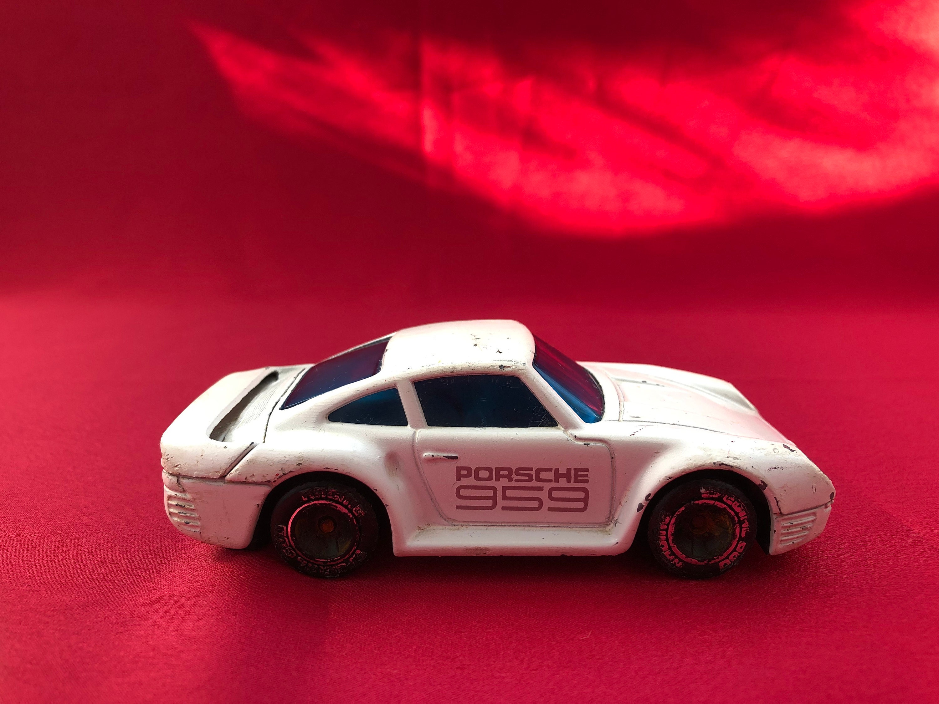 Porsche 959 ミニカー 赤 1987年製 限定11,040個 Hot Wheels Porsche 959 Red #59 Vintage 1987 Malaysia | eBay