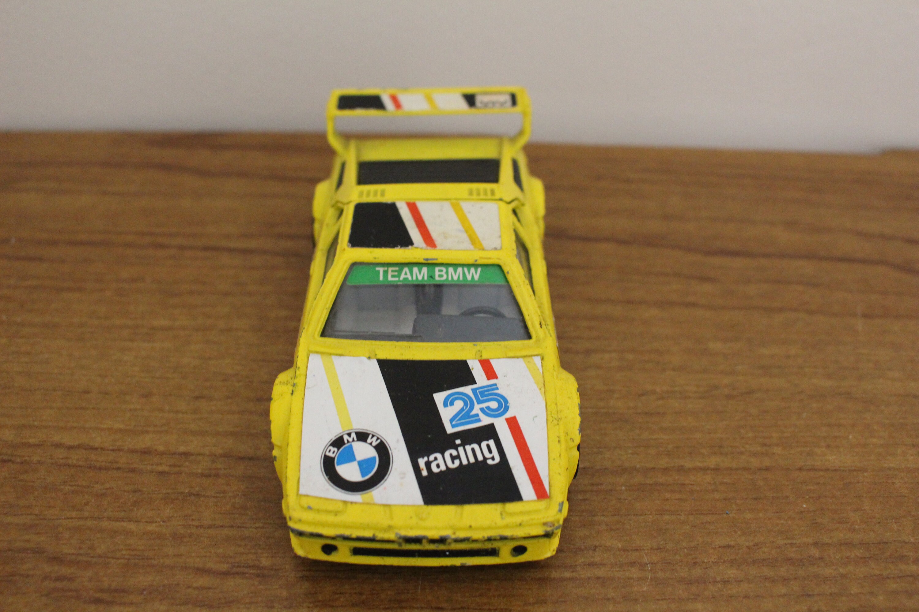 bmw-m1-bmw-m1-car-bmw-racing-racing-car-corgi-cars-corgi-toys