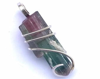 Colgante de cristal de turmalina sandía, collar con engaste de alambre de plata de ley