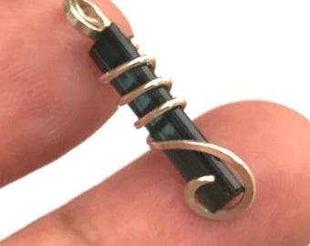 Colgante de cristal de turmalina indicolita azul, envuelto en alambre