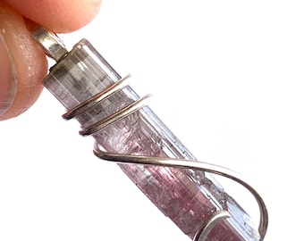 Pendentif en cristal de tourmaline rouge et argent sterling