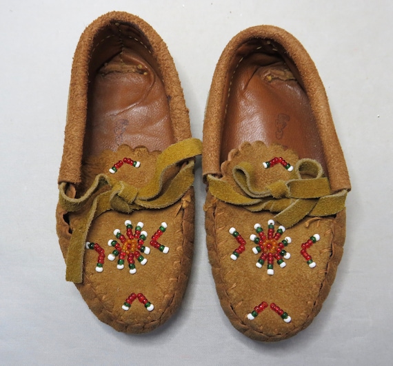 1940 NAVAJO Beaded Leather Child s Moccasins in Original Box Size