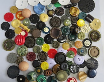98 Colorful Vintage '50s Larger Plastic Button Destash Lot.   TBU39