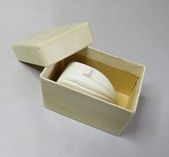 1930s White Celluloid Ring Case or Presentation B… - image 6