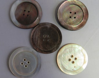 5 Large Matching Mother of Pearl Shell Buttons 1.1/2"   UQ42