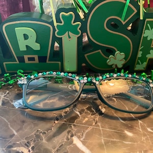 Philadelphia Eagles or St. Patrick’s Day Solid Green Readers