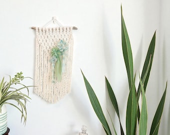 Green Flower Macrame Wall Hanging