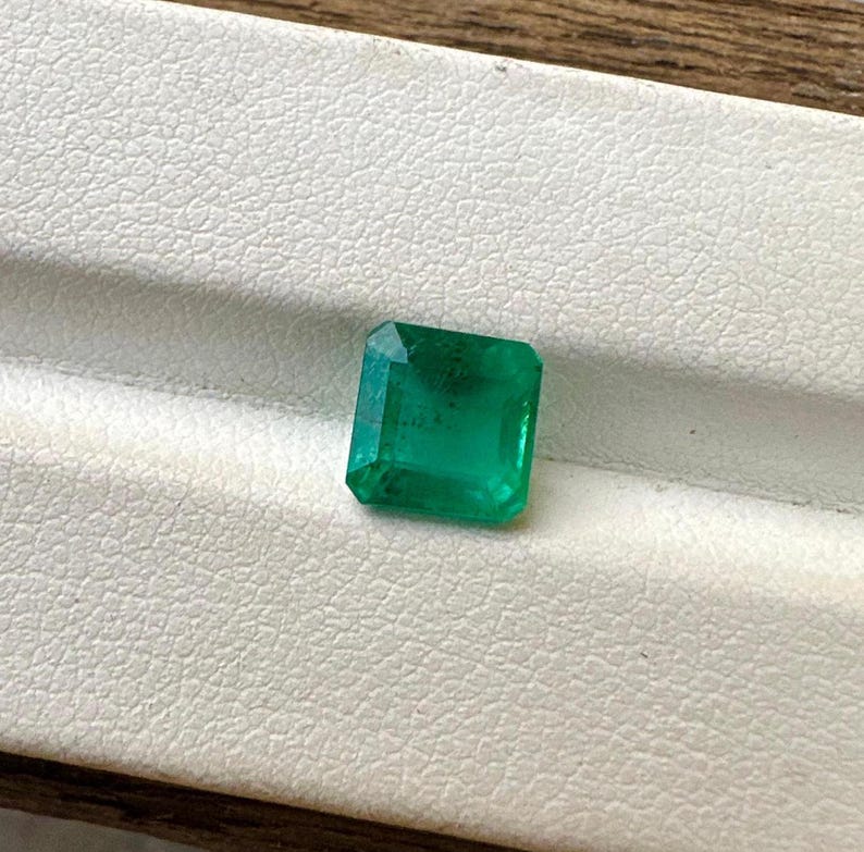 Piedra preciosa suelta de esmeralda zambiana natural de 7 mm, excelente, con corte cuadrado y buen brillo, certificada, para joyería, 1,69 quilates. imagen 3