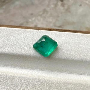 Piedra preciosa suelta de esmeralda zambiana natural de 7 mm, excelente, con corte cuadrado y buen brillo, certificada, para joyería, 1,69 quilates. imagen 4