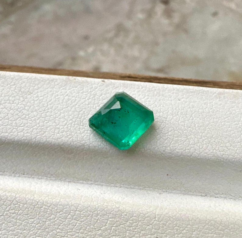 Piedra preciosa suelta de esmeralda zambiana natural de 7 mm, excelente, con corte cuadrado y buen brillo, certificada, para joyería, 1,69 quilates. imagen 4