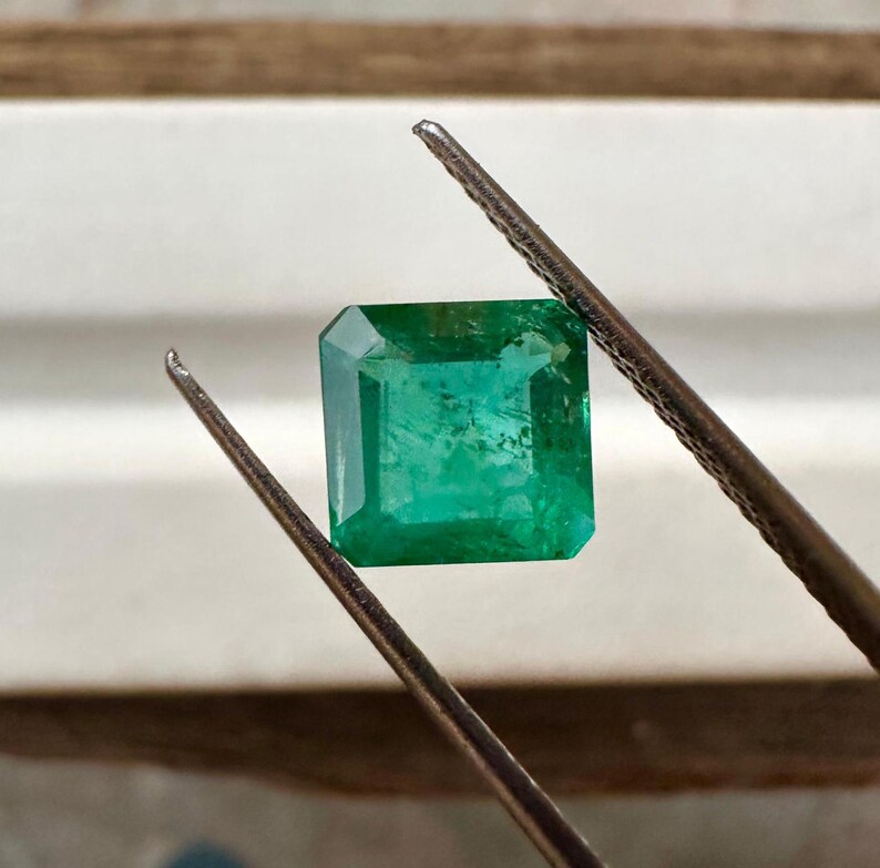 Piedra preciosa suelta de esmeralda zambiana natural de 7 mm, excelente, con corte cuadrado y buen brillo, certificada, para joyería, 1,69 quilates. imagen 6