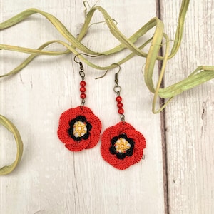 Red Flower Dangle Earrings / Poppy Flower Earrings / Crochet Earrings / Flower Jewelry / Red Flower Drop Earrings / Botanical Earrings