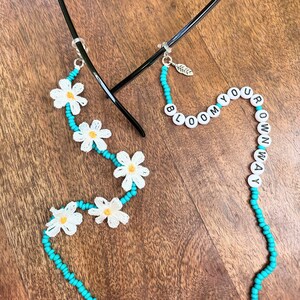 Blooming Eyeglass Chain / Beaded Sunglasses Holder / Flower Sunglass Strap / Floral Glasses Chain / Eyewear Chain / Nature Themed Jewelry