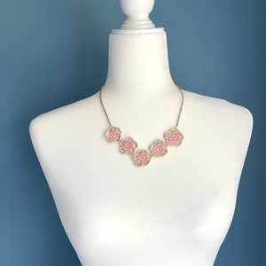 Crochet Flower Necklace / Boho Crochet Necklace / Flower Jewelry / Daisy Flower Necklace /  Cottagecore Necklace / Flower Lover Gift