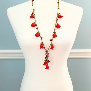 Red Flower Necklace / Crochet Oya Necklace / Long Flower Lariat / Tulip Jewelry /Beaded Flower Necklace /Flower Jewelry/Unique Gift for Wife