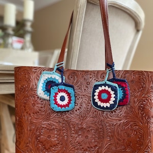 AirPods Pouch / Crochet AirPod Case / AirPod Holder / Crochet Bag Charm / AirPods Pro Case / Earphone Pouch / AirPod Accessories