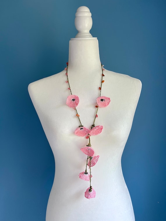 Flower Lariat Necklace / Crochet Necklace / Beaded Flower Necklace