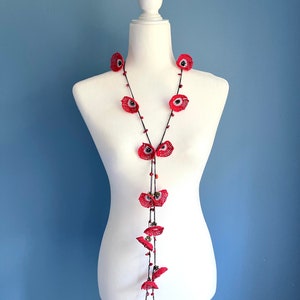 Crochet Poppy Flowers Necklace / Long Flower Necklace / Lariat Necklace for Women / Crochet Lariat Necklace / Cottagecore Necklace