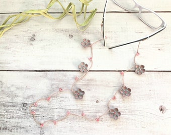 Eye Glass Chain with Flowers / Glasses Cord / Eyeglass Chain / Glasses Leash / Sunglasses Cord / Readers Gift / Gift for Mom