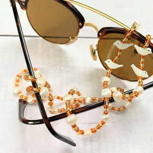Pearl Sunglasses Chain / Bird Glasses Chain / Mother of Pearl Eyeglass Holder / Bird Lover Gift / Eyeglasses Chain
