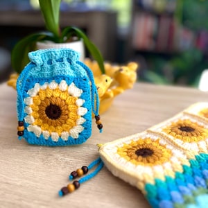 Crochet Flower Pouch / Small Daisy Bag / Cute AirPod Case / Coins Purse Pouch / Boho Drawstring Pouch / Small Gifts for Women