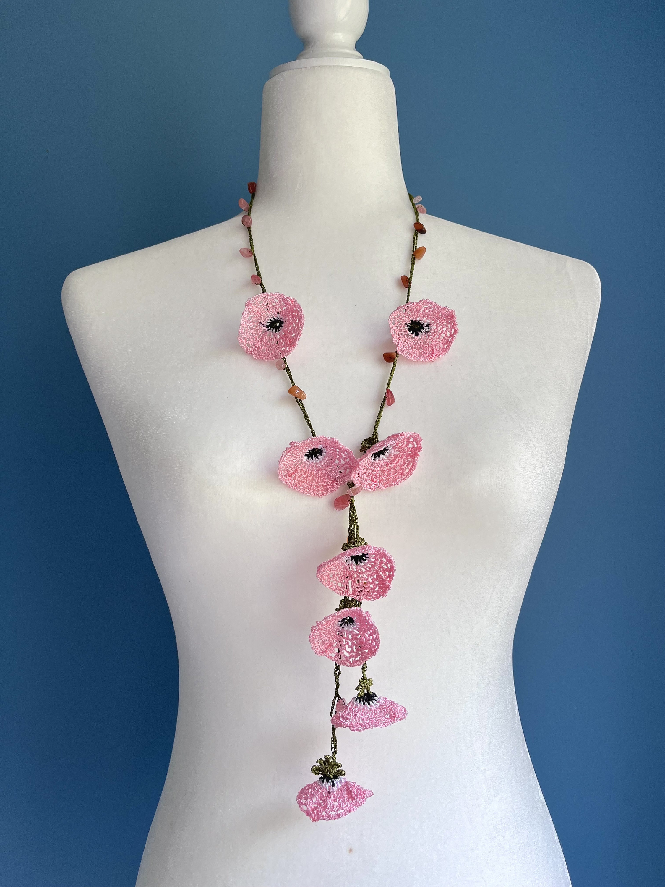 Flower Lariat Necklace / Crochet Necklace / Beaded Flower Necklace