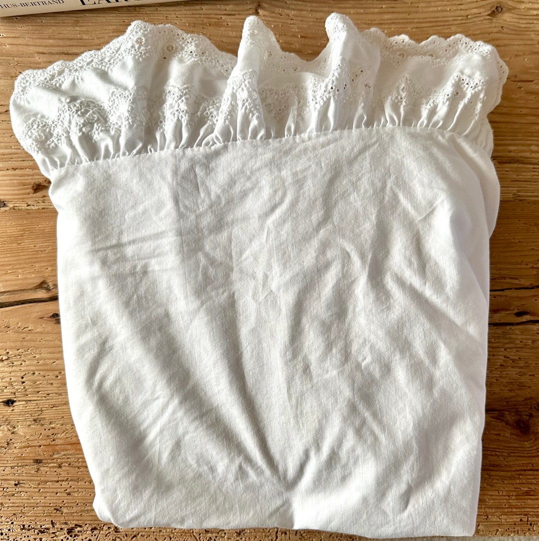 Vintage White Flat Twin Sheet W Large Ruffle Edge Shabby Etsy