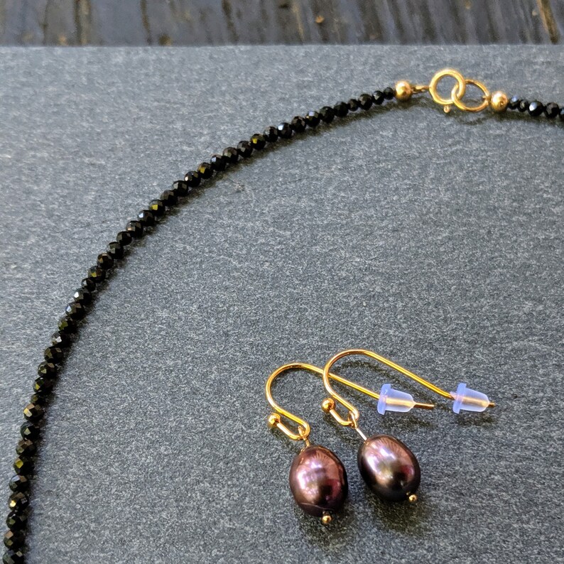 pearl necklace Black Metallic Rainbow Pearl and Black Spinel necklace and earring set black rainbow pearls black spinel necklace