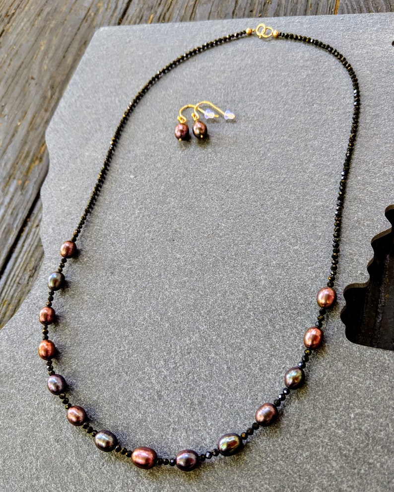 pearl necklace Black Metallic Rainbow Pearl and Black Spinel necklace and earring set black rainbow pearls black spinel necklace