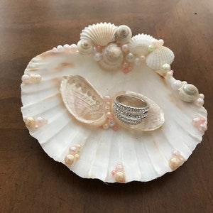 Custom Sea Shell Ring Holder | Seashell Ring Holder l Beach Wedding | Beach Ring Pillow | Sea Shell Ring Bearer l Mother&#39;s Day Gift