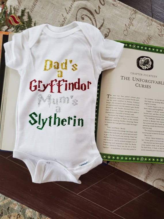 Harry Potter themed onesie baby bodysuit Gryffindor - Etsy Nederland