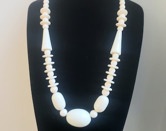 PLASTIC FANTASTIC Cream Beaded Necklace