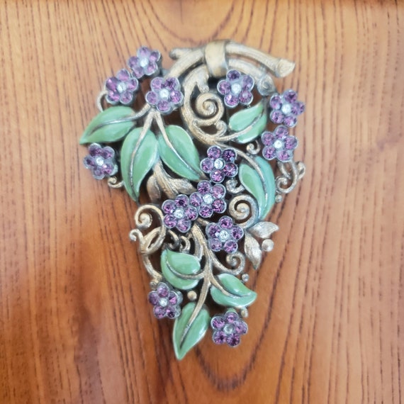 TRIFARI FLOWERS and LEAVES Fur Clip, Trifari Ename