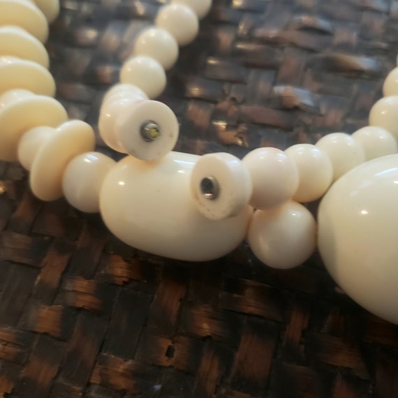 PLASTIC FANTASTIC Cream Beaded Necklace - image 6