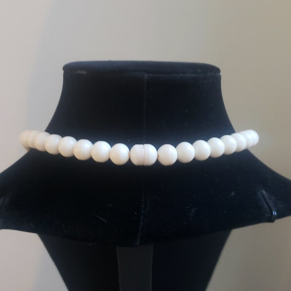 PLASTIC FANTASTIC Cream Beaded Necklace - image 7