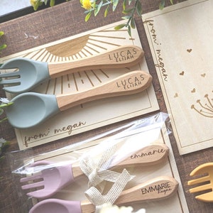 Personalized Spoon and Fork Set, Engraved Baby Spoon, Personalized Baby Shower Gift, Silicone Utensils, On Personalized Wood Gift Tag Plate