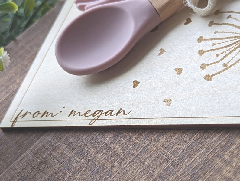 Personalized Spoon and Fork Set, Engraved Baby Spoon, Personalized Baby Shower Gift, Silicone Utensils, On Personalized Wood Gift Tag Plate immagine 5