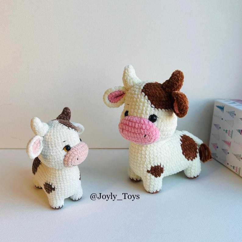 Virkad komönster stående ko-amigurumi med 4 ben steg-för-steg-fotohandledning i PDF-format bild 5
