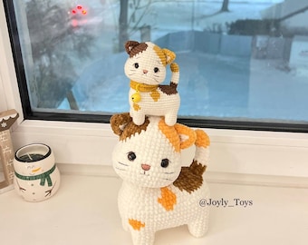 【津波ページ】まんまる猫背の三毛猫さんとビンテージカラー猫さんのあみぐるみ 津波ページ】まんまる猫背の三毛猫さんとビンテージカラー猫さん