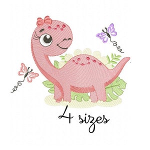 Pode incluir: Um dinossauro rosa com um laço na cabeça e cílios. O dinossauro está rodeado de folhas verdes e borboletas. O texto "4 tamanhos" está abaixo do dinossauro.