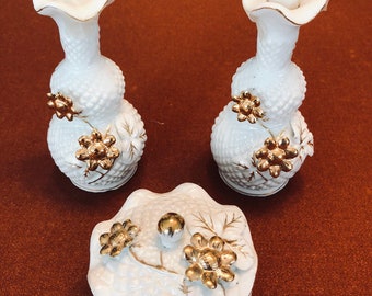 Weiße Milchglas Kommode Parfüm Flaschen Schmuckbox mit Goldrand / Vintage / Antik / Glas