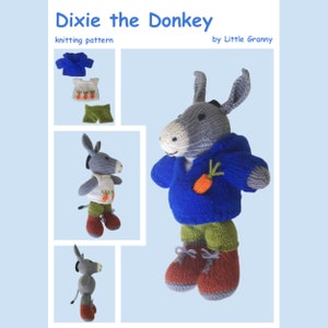 Może przedstawiać: Wzór na dzianie na szarego osła w niebieskim swetrze, zielonych spodniach i brązowych butach. Wzór nazywa się "Dixie the Donkey" autorstwa Little Granny.