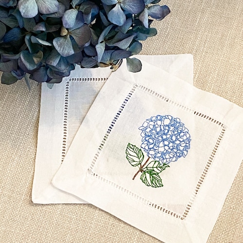 Serviette de cocktail hortensia monogrammée