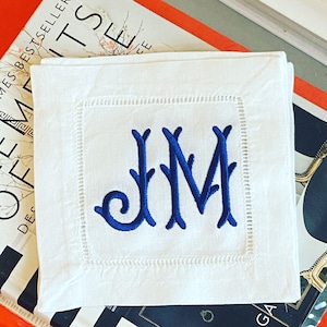 モノグラム刺繍入りカクテルナプキン - 結婚祝い、ホステスギフト、ブライダルシャワー、新築祝いギフト