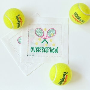 Monogram geborduurd overserved cocktailservet | Tenniscadeau |