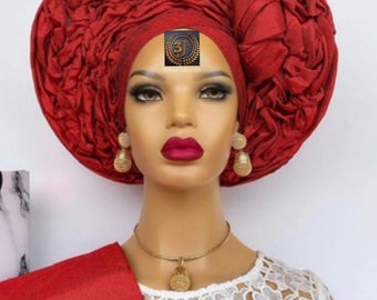 Detailed aso oke auto gele and shoulder