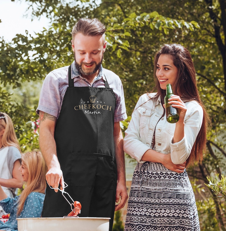 Küchen-Schürze eigener Name Schriftzug Chefkoch individualisierbar Kochschürze Männer personalisierte Geschenke SpecialMe® Bild 3