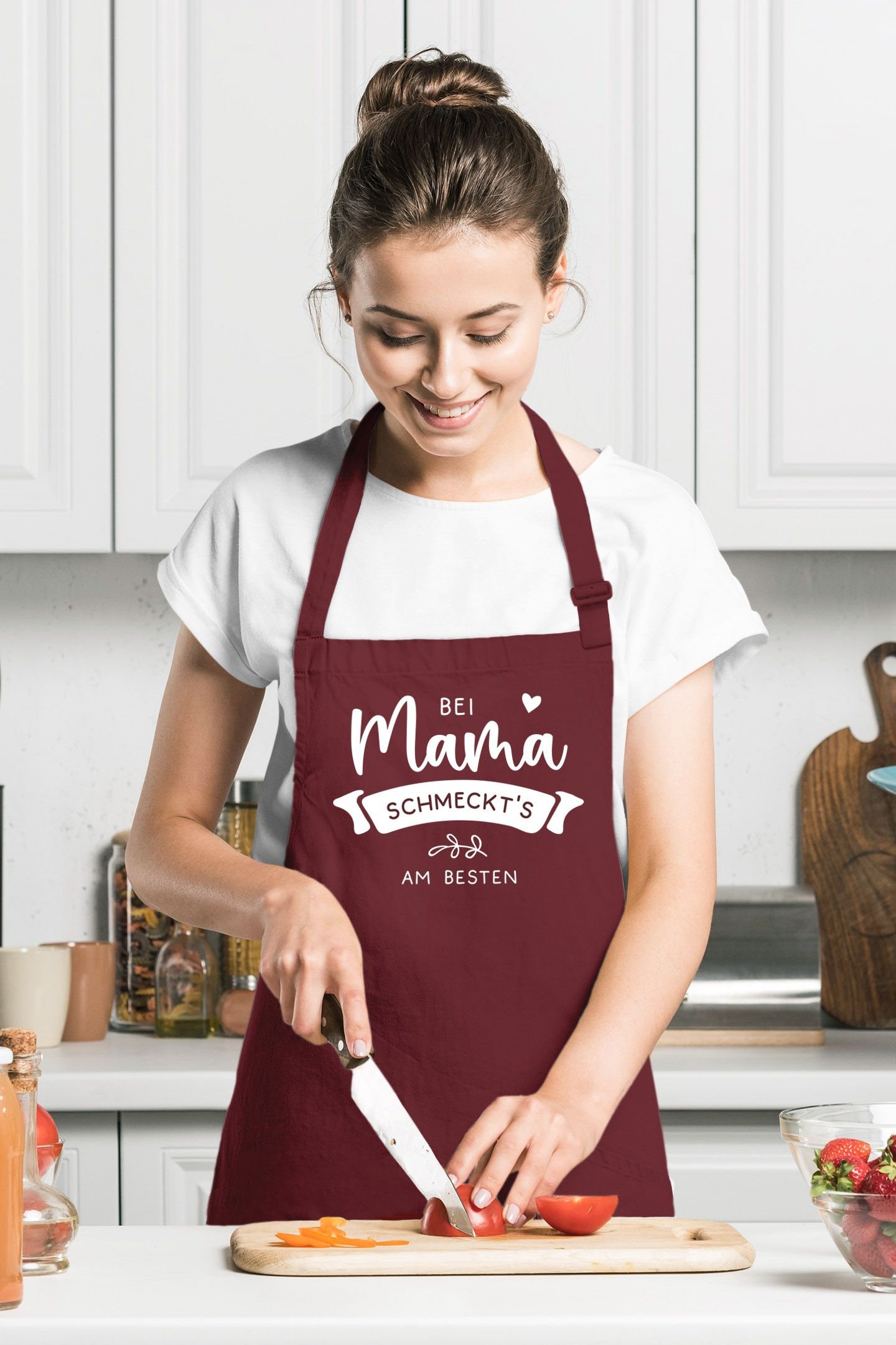 Kochschürze Damen Küchenschürze mit Spruch Bei Mama schmeckts am Besten Geschenk Mutter Baumwolle SpecialMe®