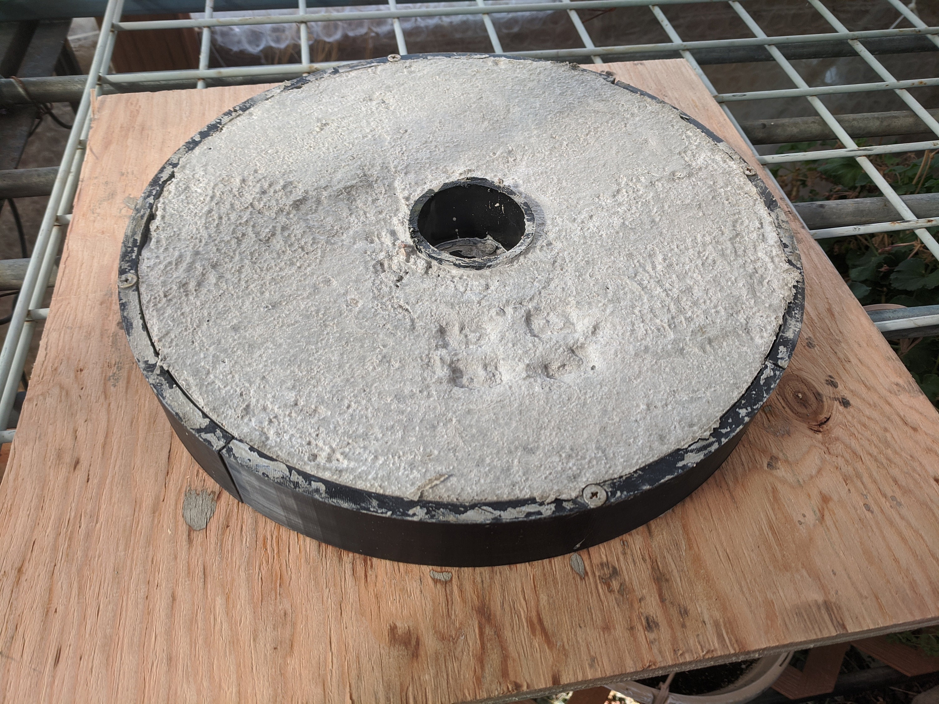 DIY Concrete Weights, DPLATE Weight Molds, 45 Pound Concrete Weight Molds :  : Sports & Outdoors