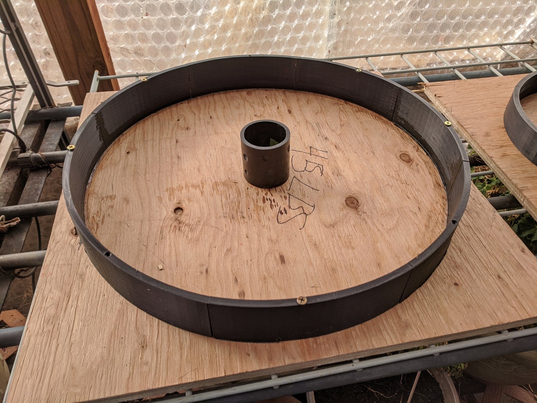 DIY concrete weights thanks to the caveman molds. Concrete reinforced with  rebar and shredded fiber. Cured for 30 days, sealed with truck bed liner  then finally painted. : r/homegym